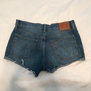 🚫SOLD🚫Levi 501 cutoff shorts